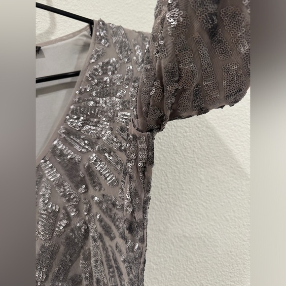 BCBGMaxAzria Silver Sequins Grey Art Deco Bodycon Long Sleeves Dress Size XXS - Picture 6 of 14